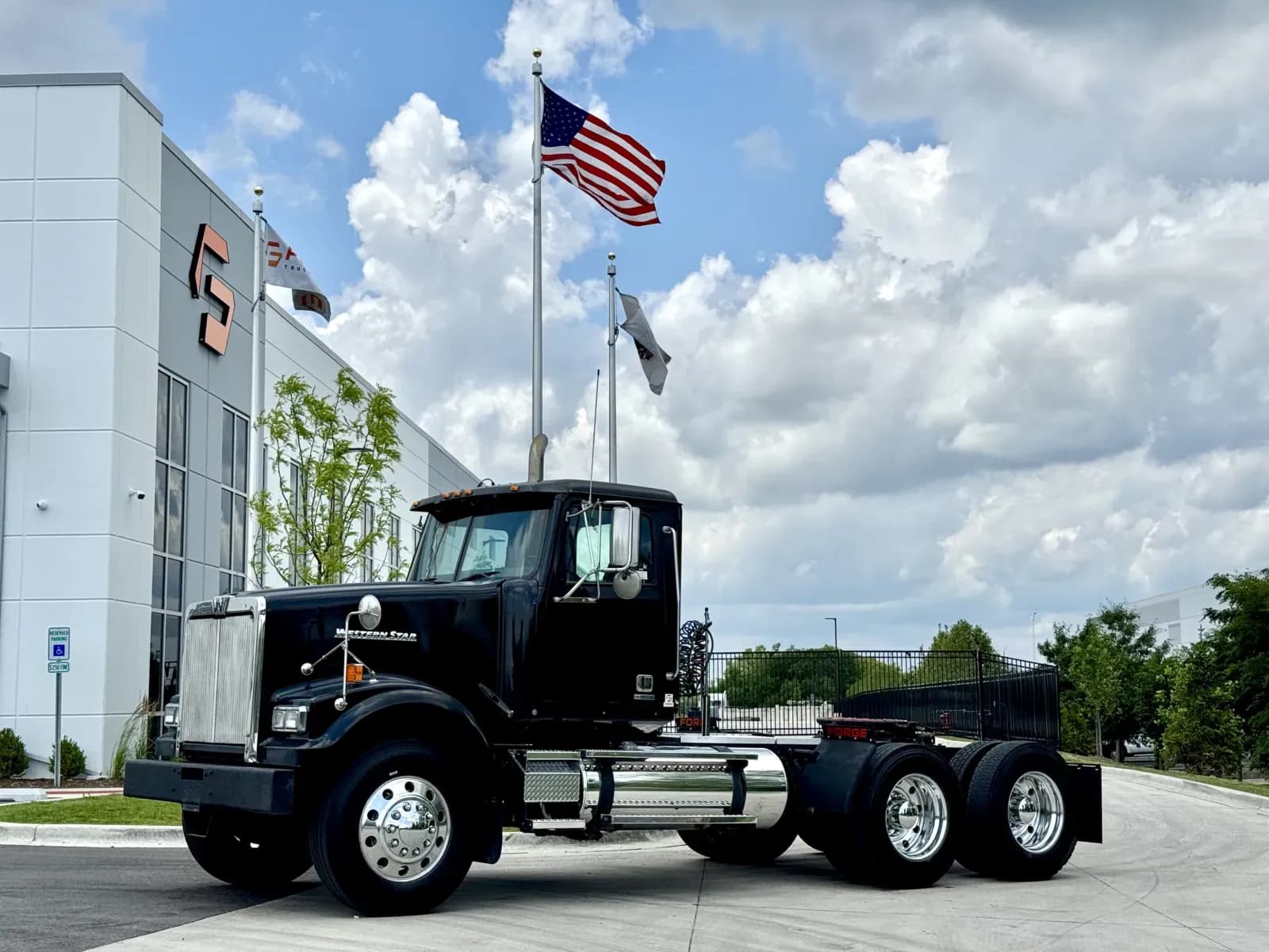 2017 Western Star 4900 - Day Cab