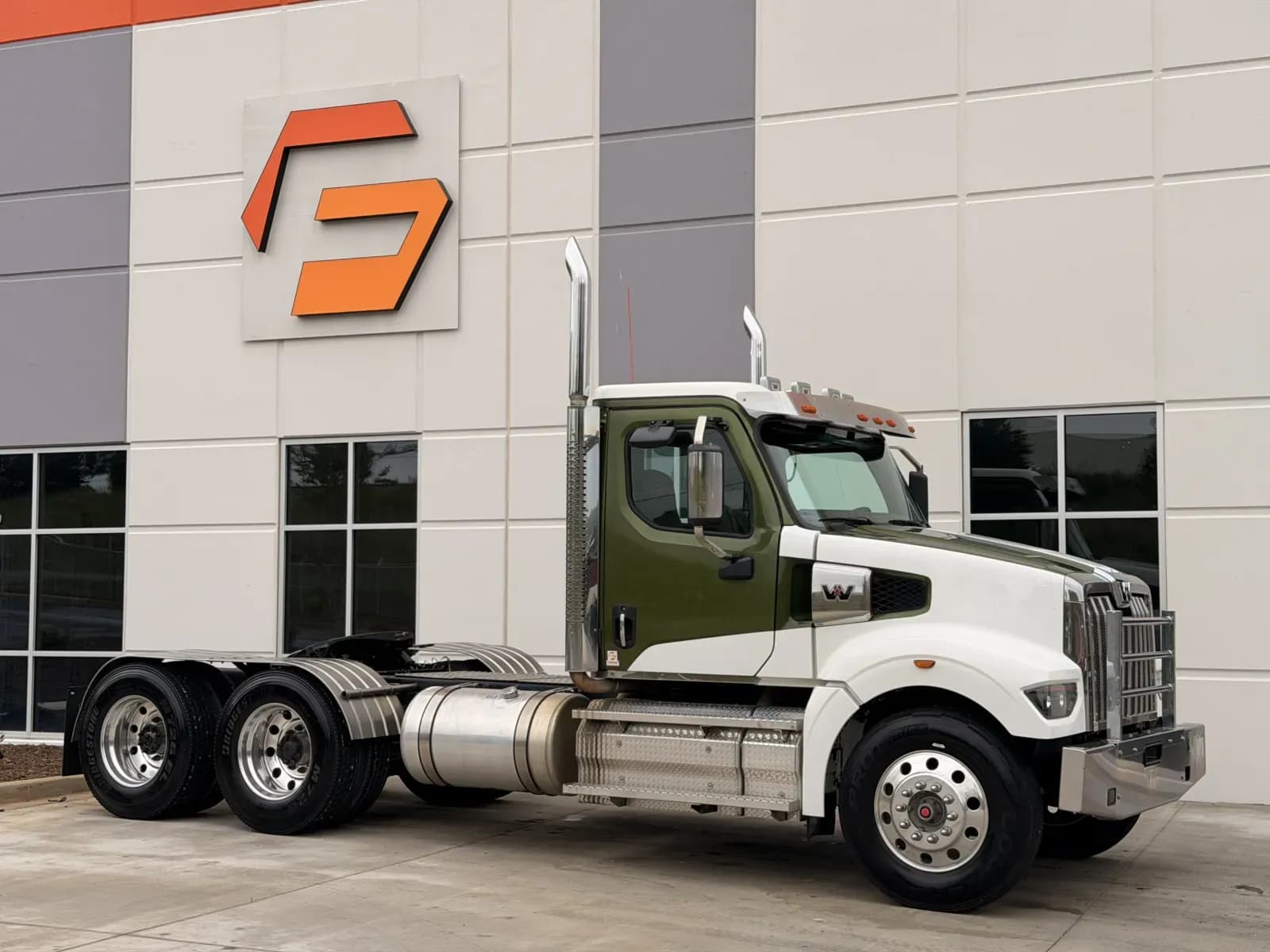 2023 Western Star 49X - Day Cab