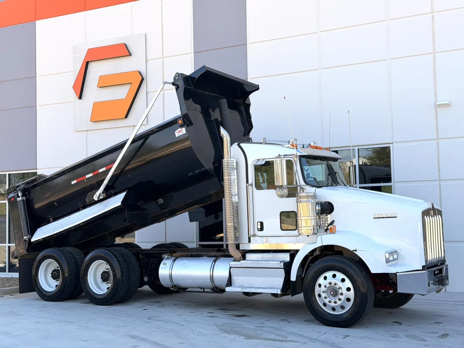2019 Kenworth T800 - Dump