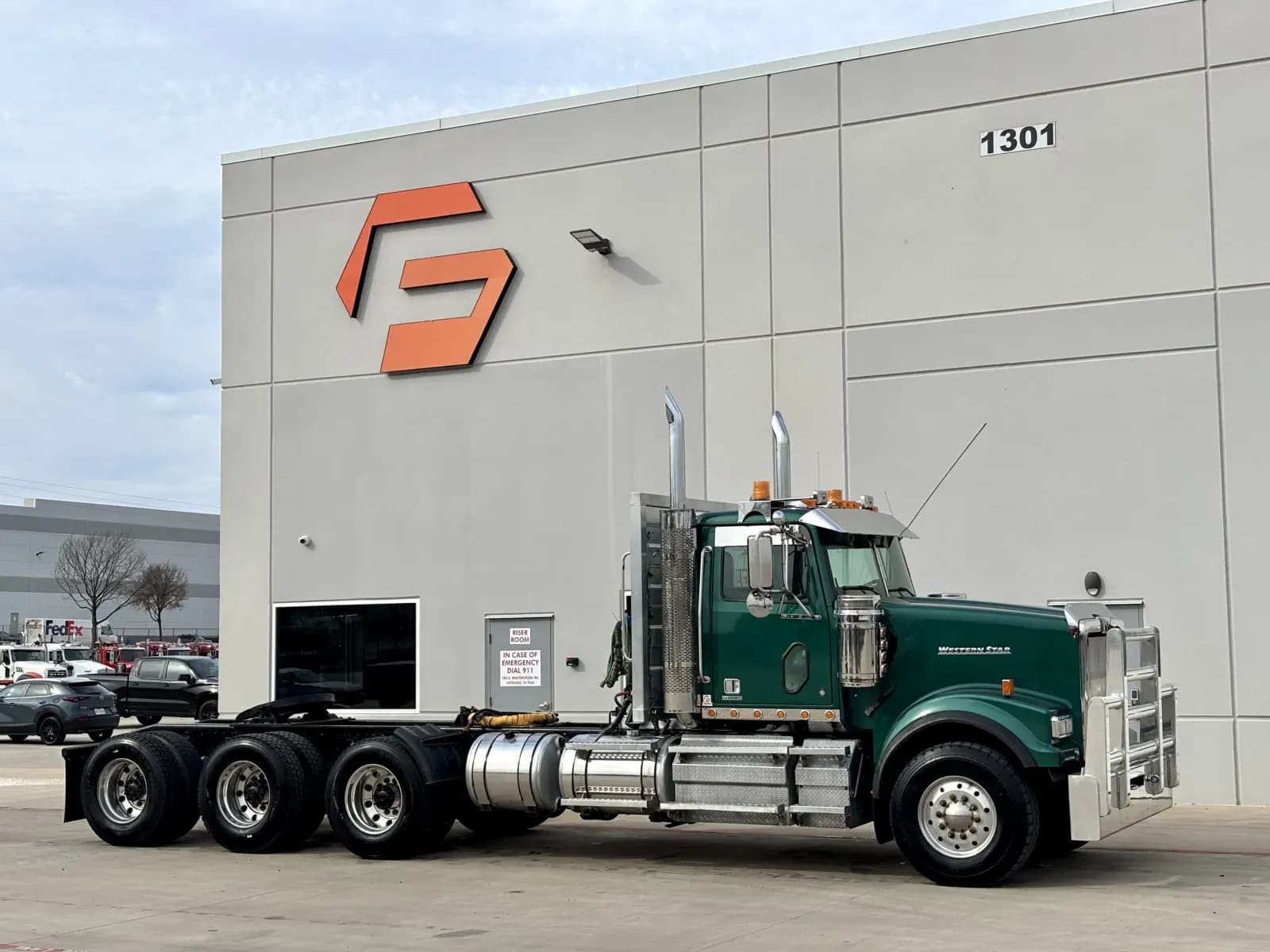 2022 Western Star 4900 - Day Cab