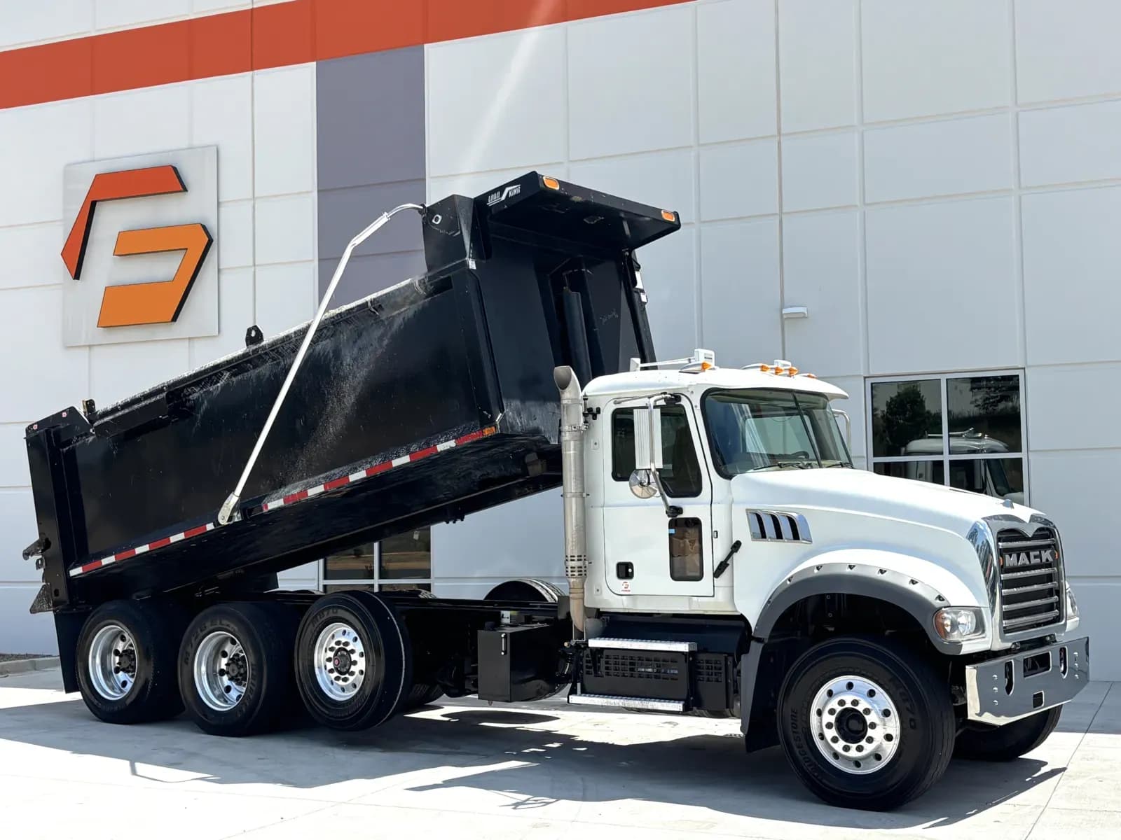 2023 Mack GR84F - Dump