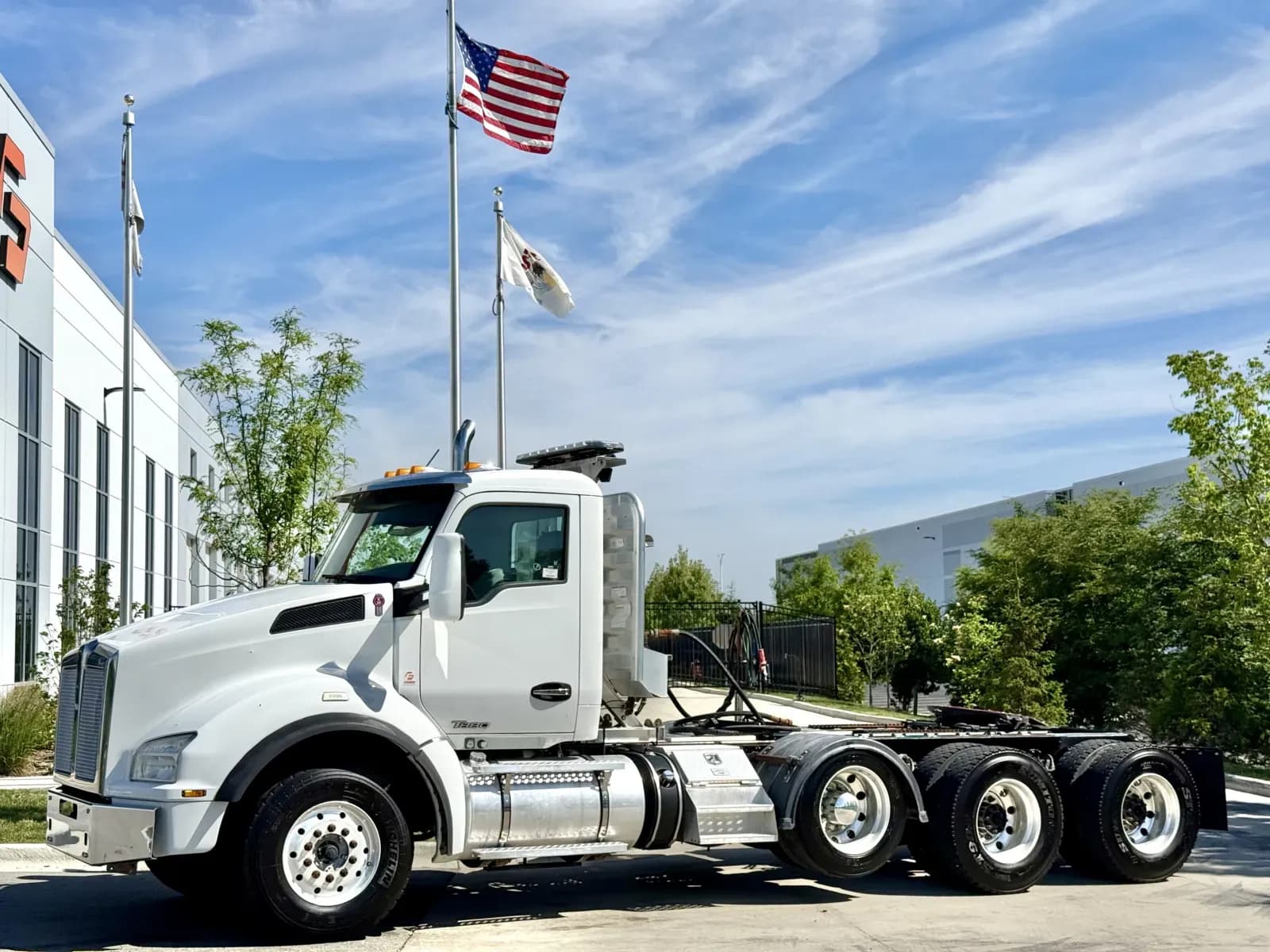 2015 Kenworth T880 - Day Cab