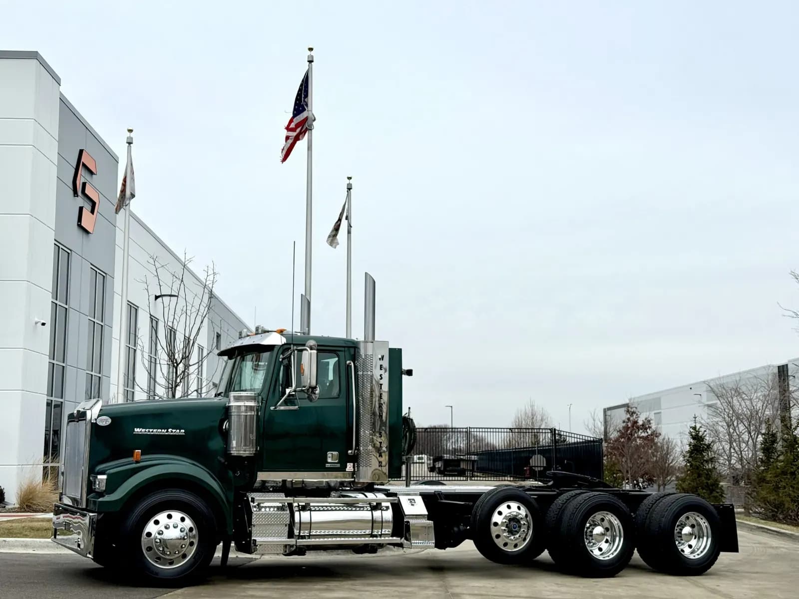 2021 Western Star 4900 - Day Cab