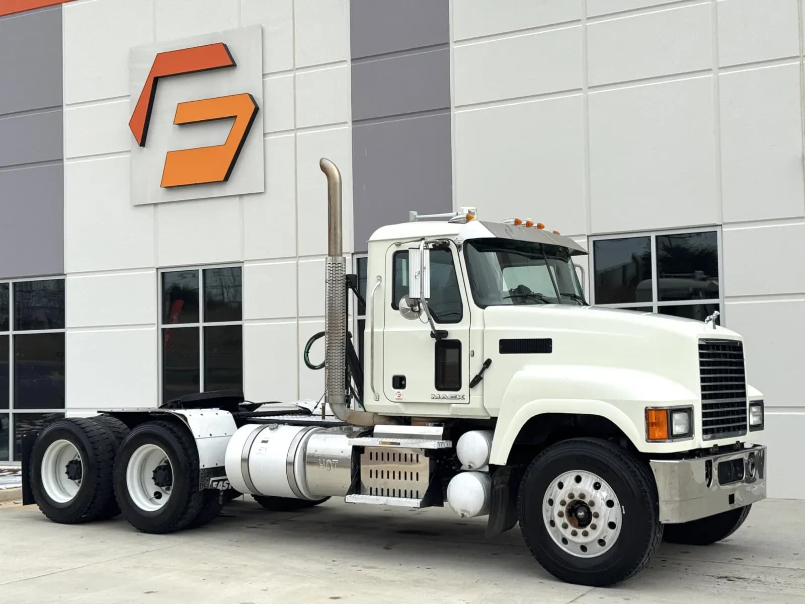 2016 Mack CHU613 - Day Cab