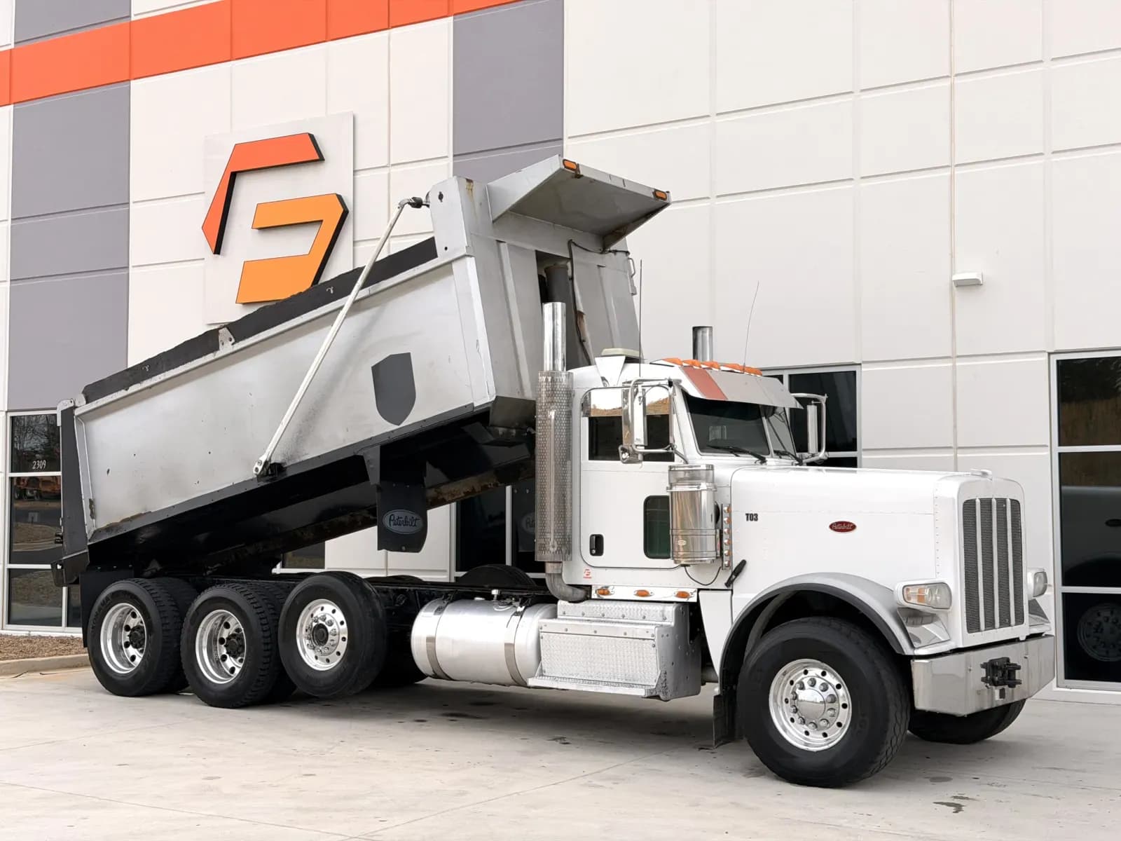 2011 Peterbilt 388 - Dump