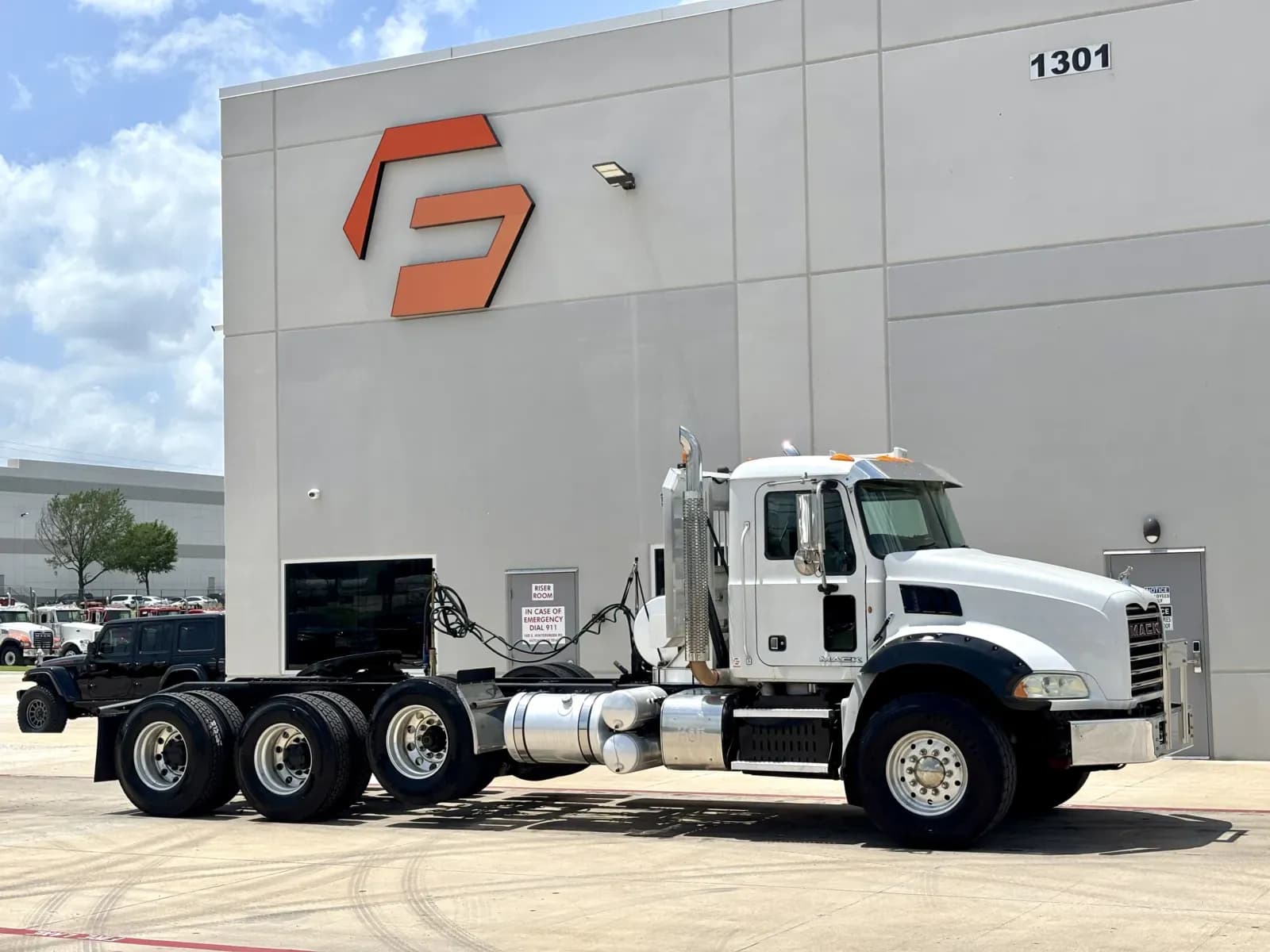 2012 Mack GRANITE GU813 - Day Cab