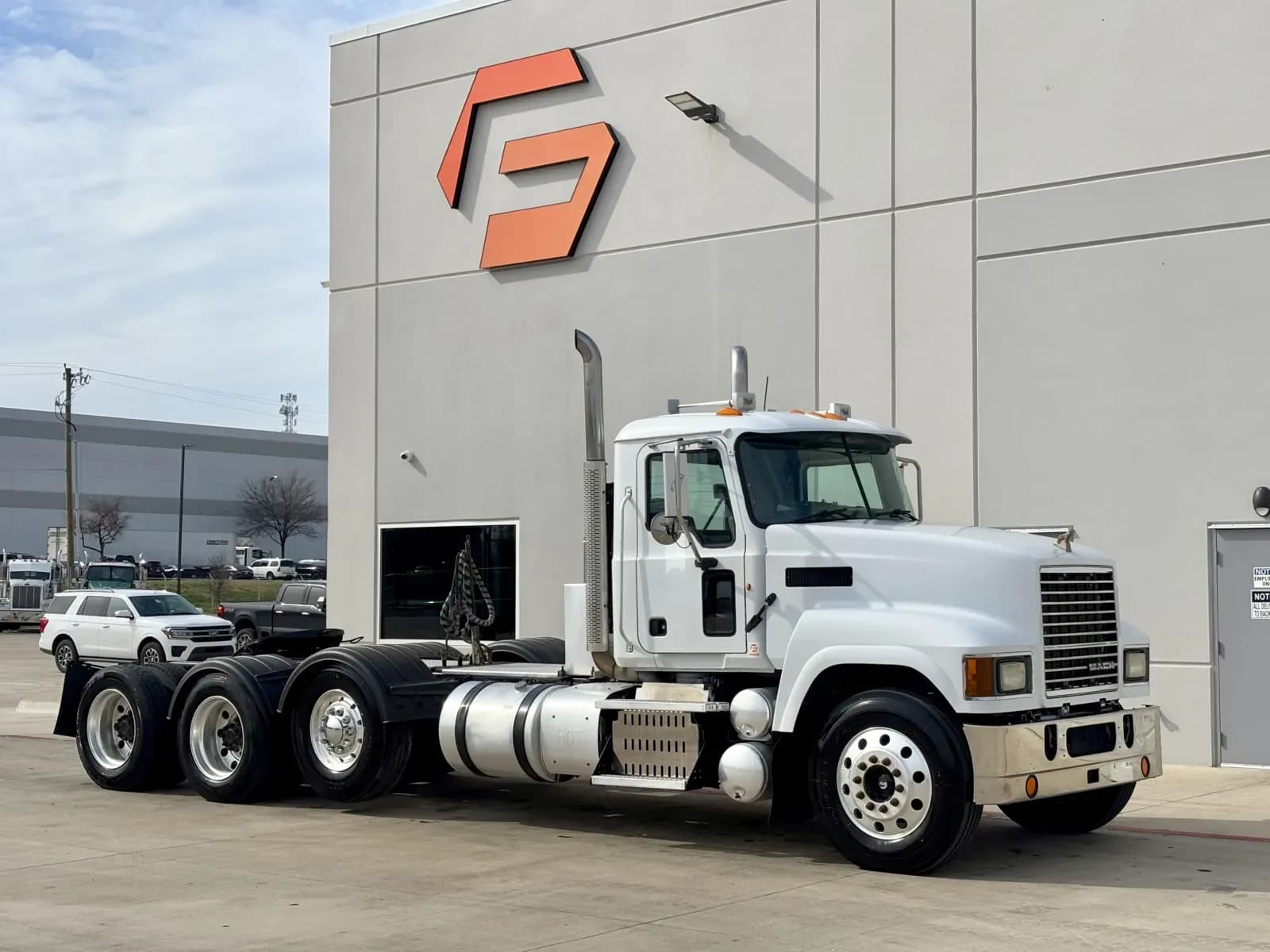 2012 Mack CHU613 - Day Cab