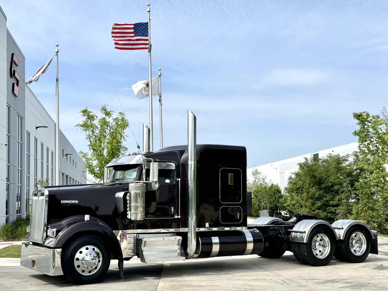 2018 Kenworth W900 - Sleeper