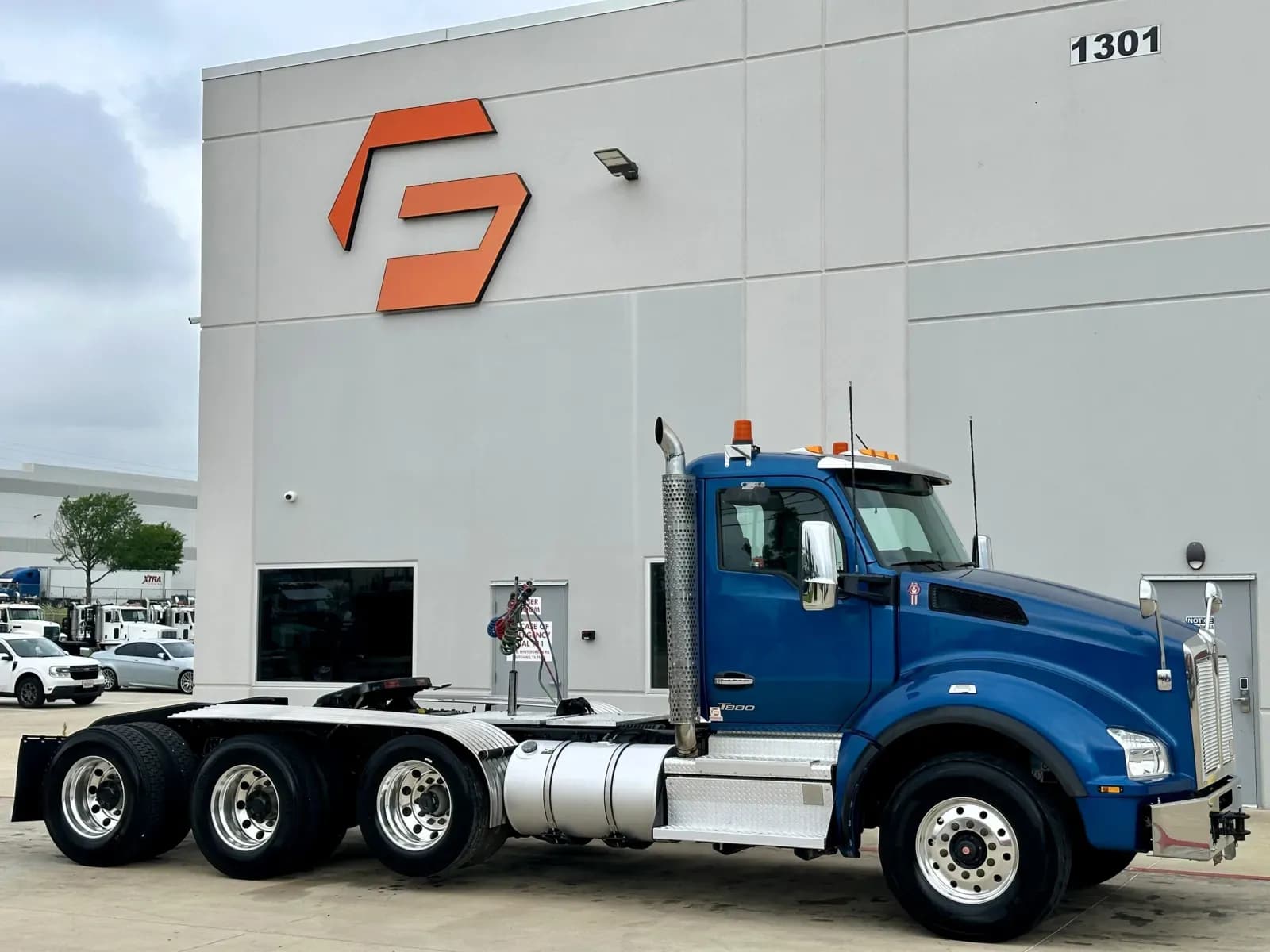 2023 Kenworth T880 - Day Cab