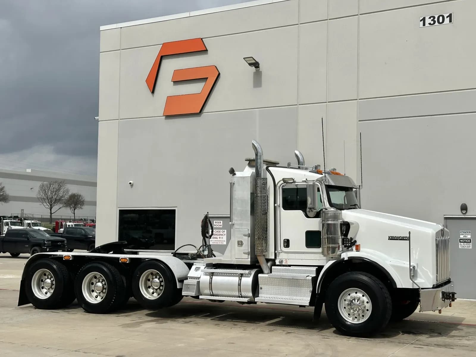 2017 Kenworth T800 - Day Cab
