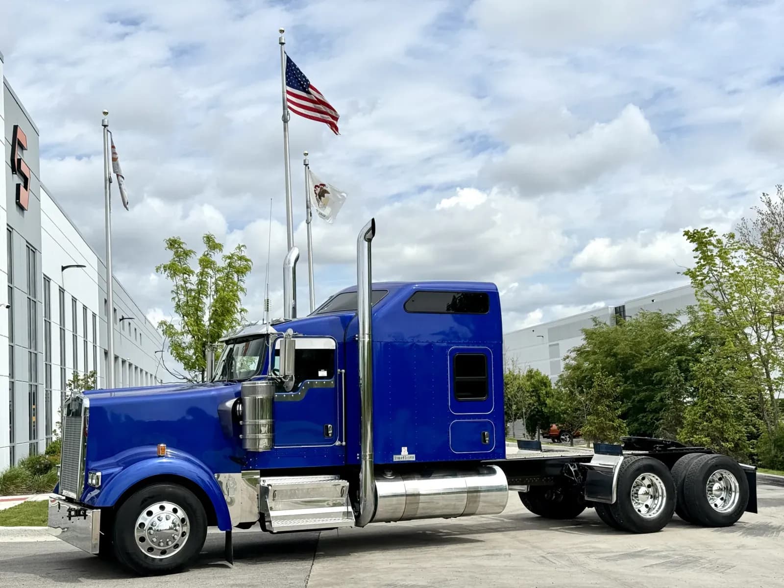 2019 Kenworth W900 - Sleeper