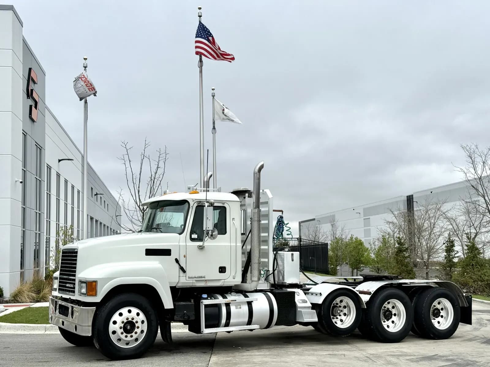 2014 Mack PINNACLE CH613 - Day Cab