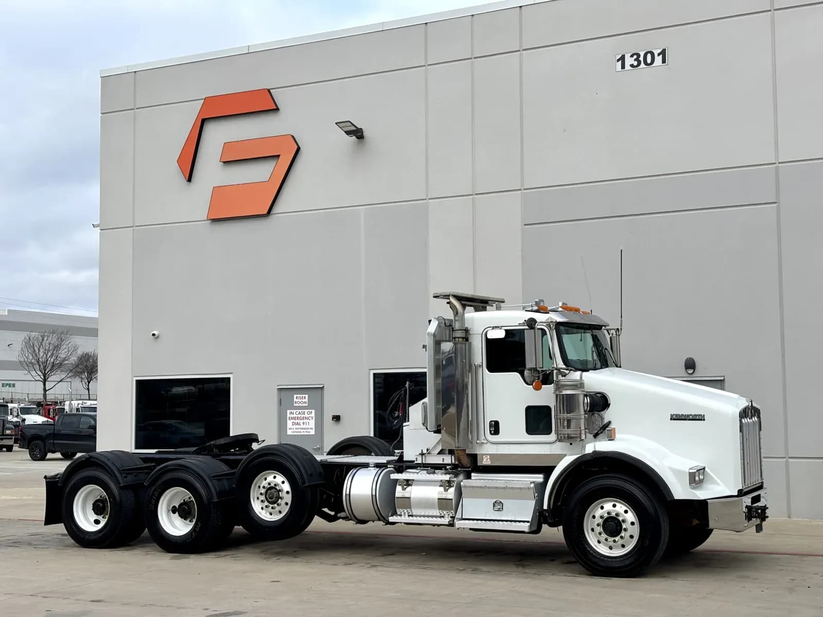 2017 Kenworth T800 - Day Cab