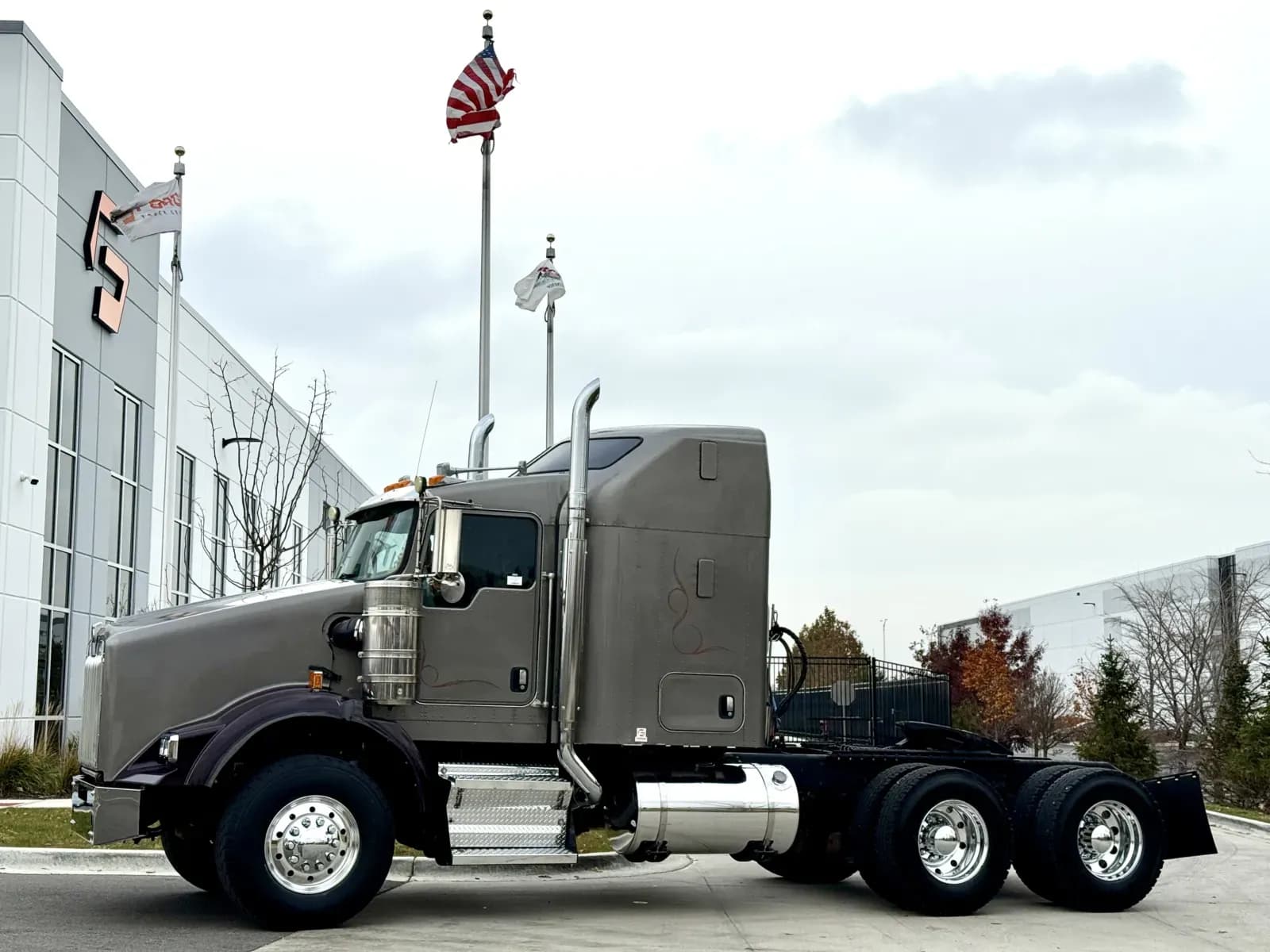 2017 Kenworth T800 - Sleeper