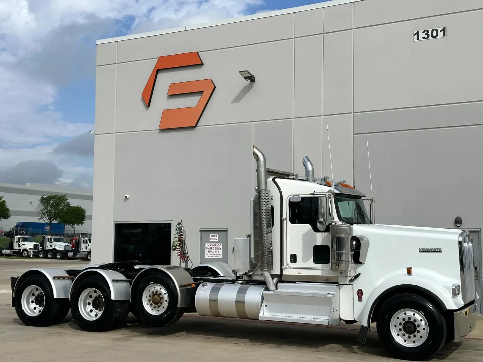 2017 Kenworth W900 - Day Cab