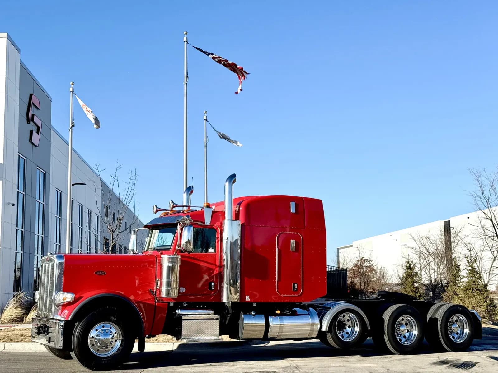 2024 Peterbilt 389 - Sleeper