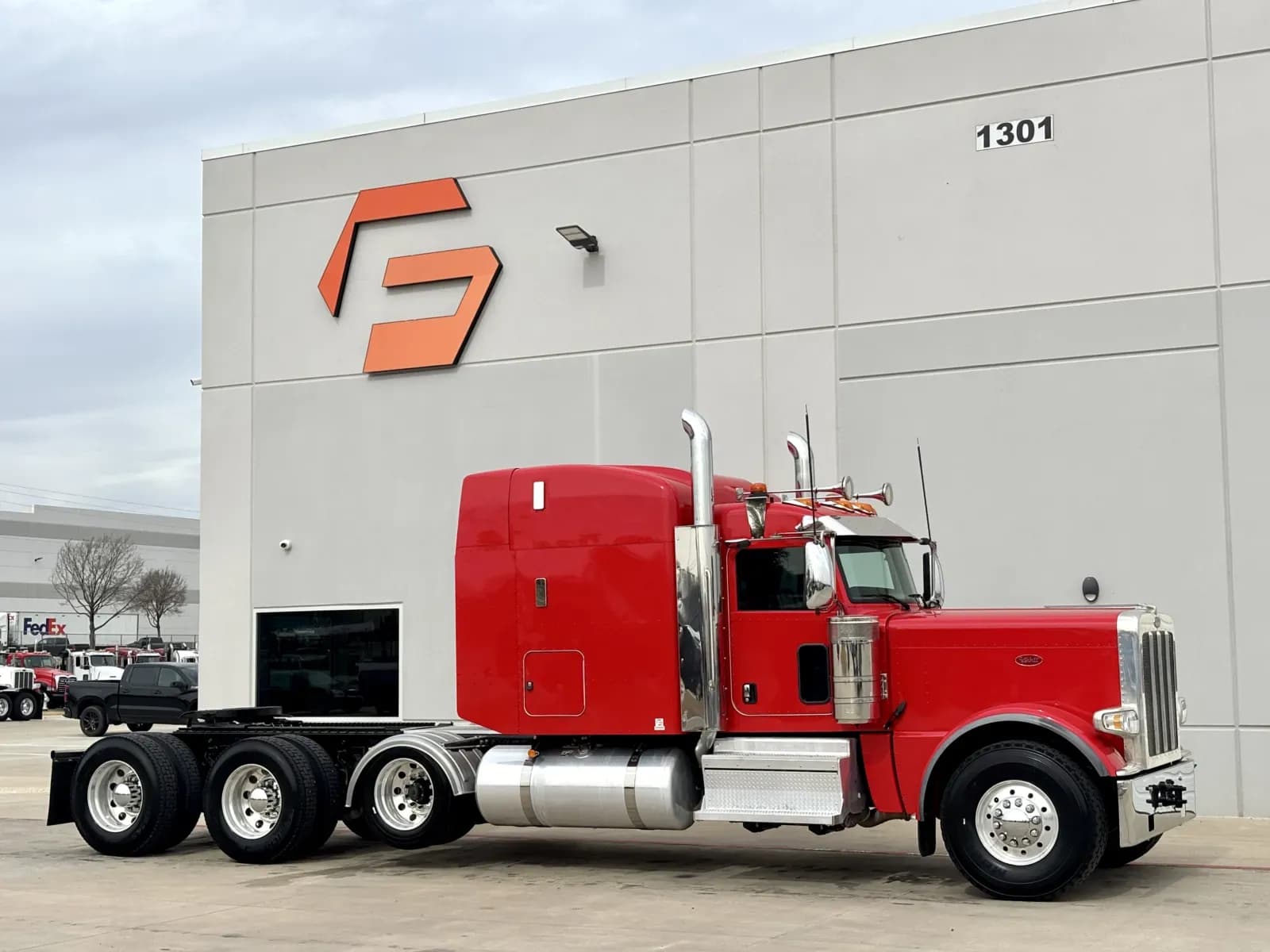 2024 Peterbilt 389 - Sleeper