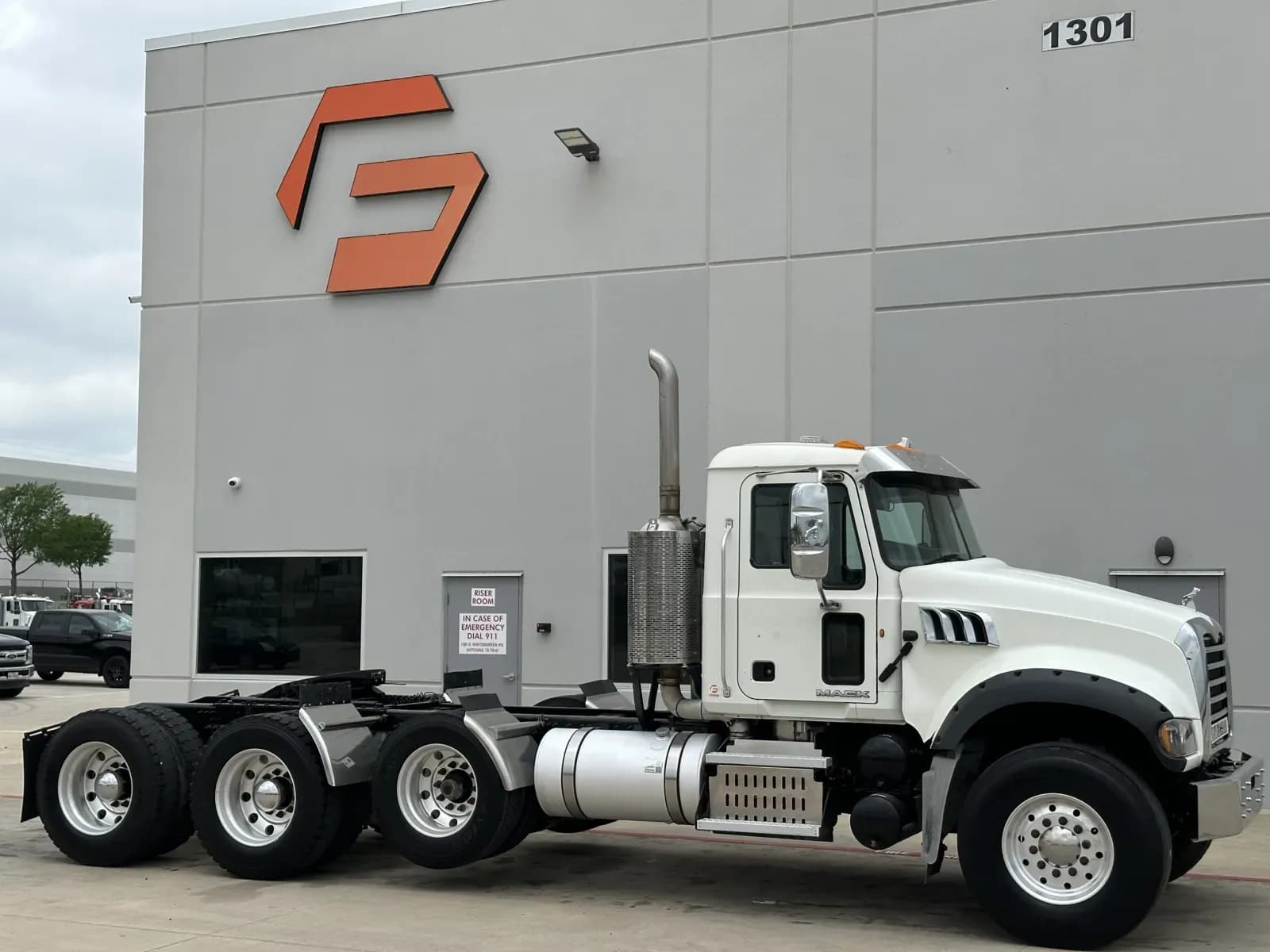 2013 Mack GU713 - Day Cab
