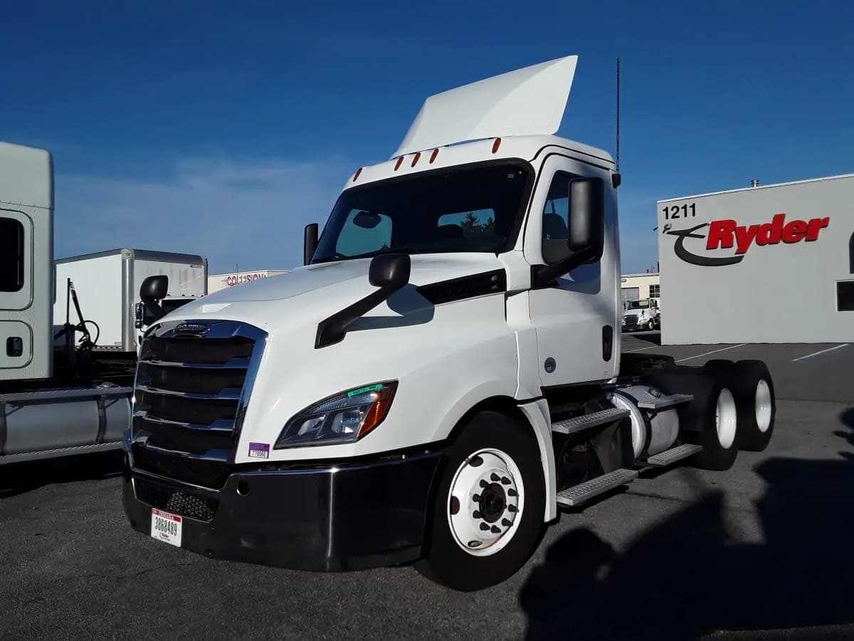 2019 Freightliner M2 106 - Flatbed