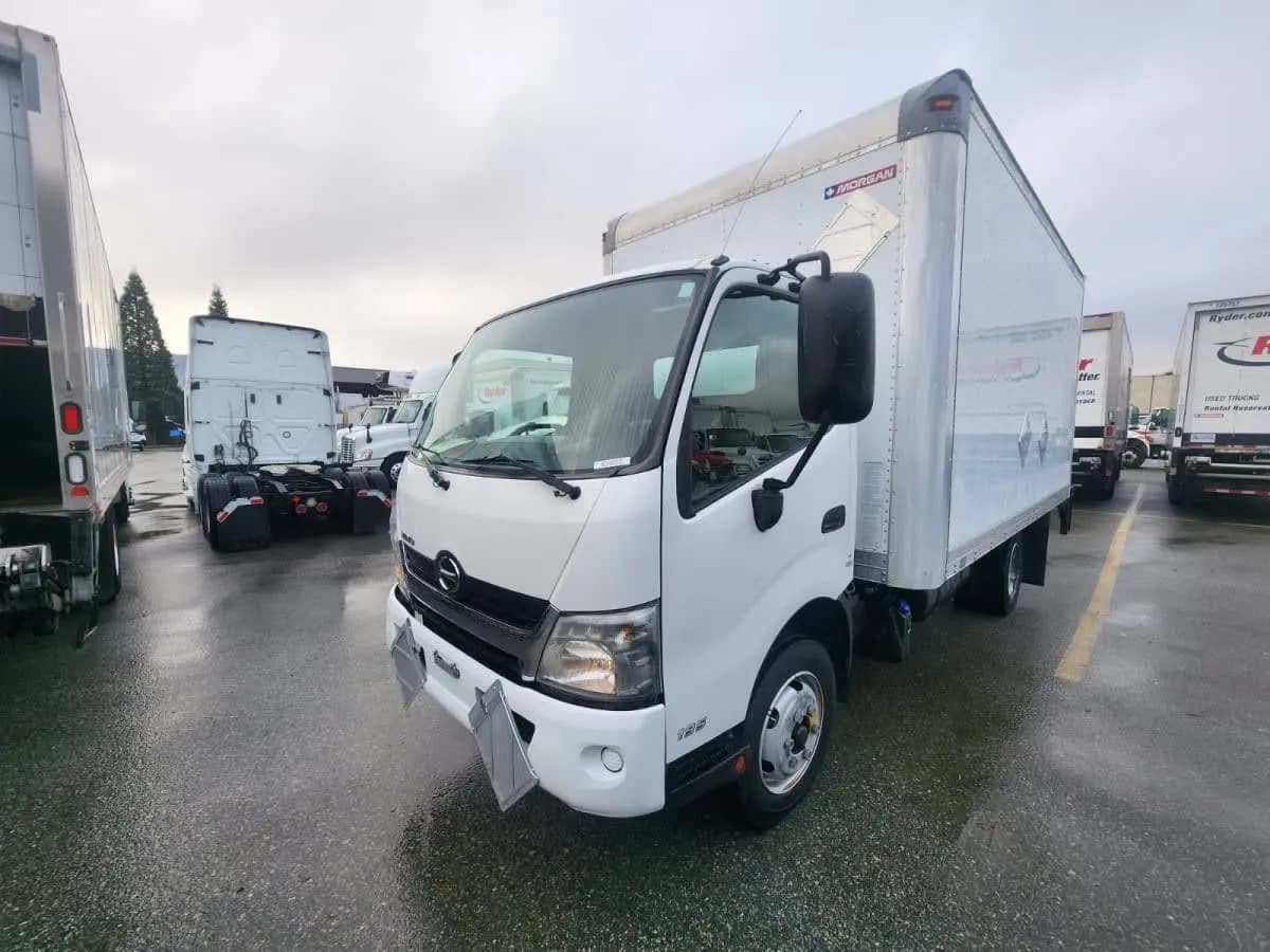 2019 Hino 195 - Box