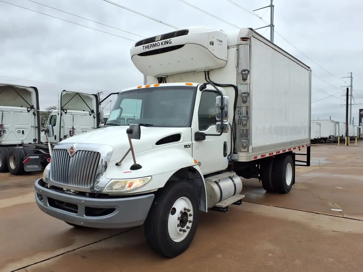 2020 Navistar International MV607 (4X2) - Refrigerated