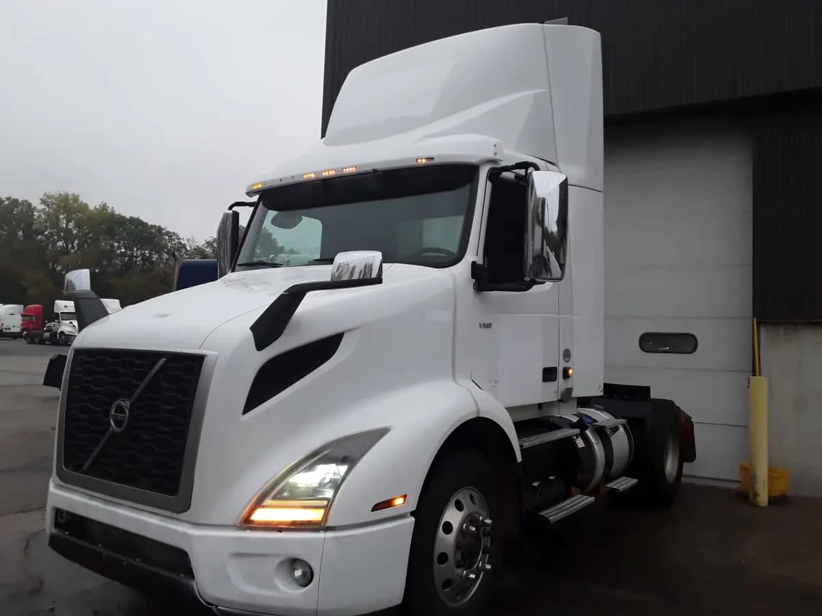 2019 Volvo VNR42T 300