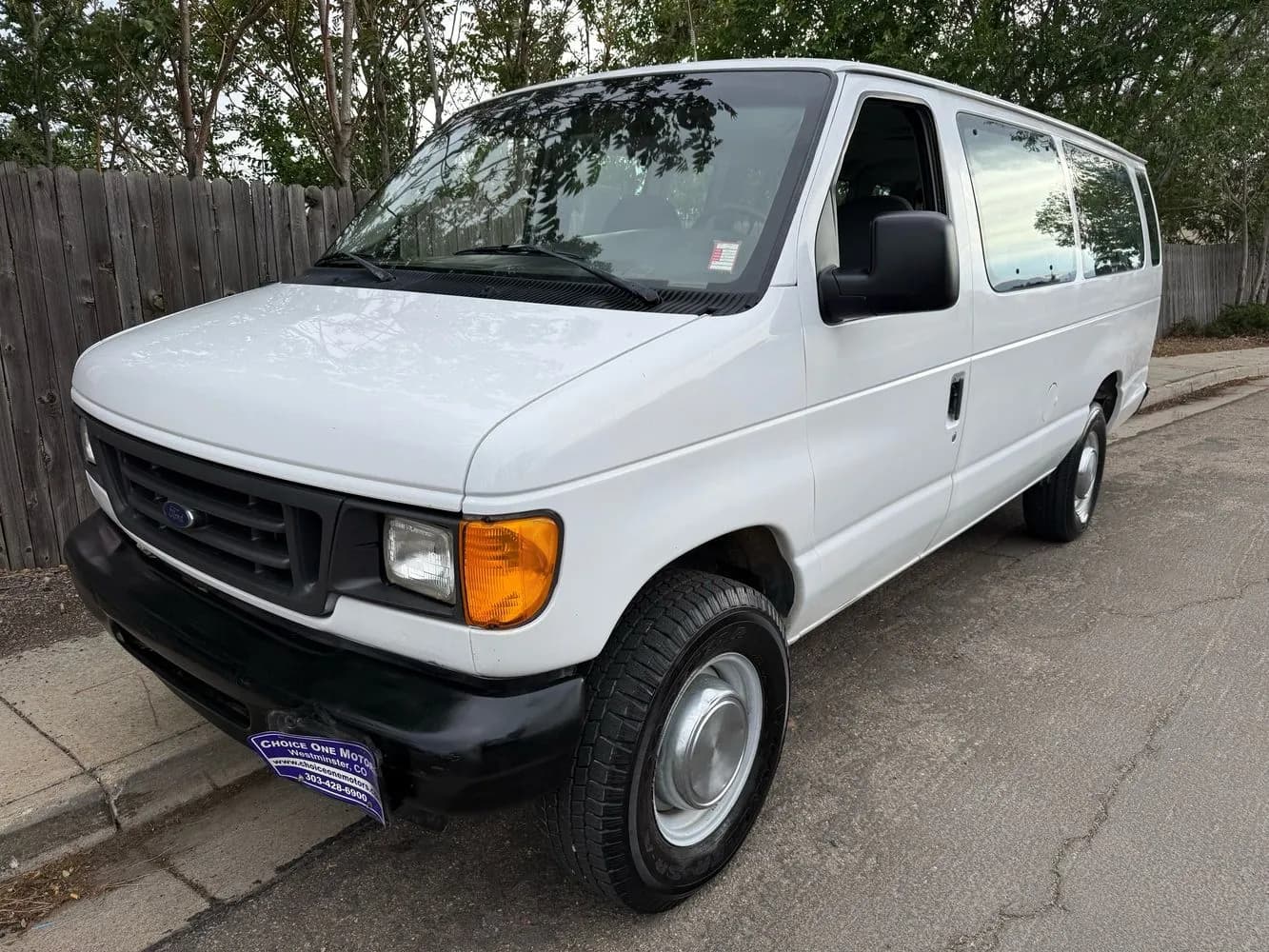 2006 Ford E-350 Super Duty - Vans