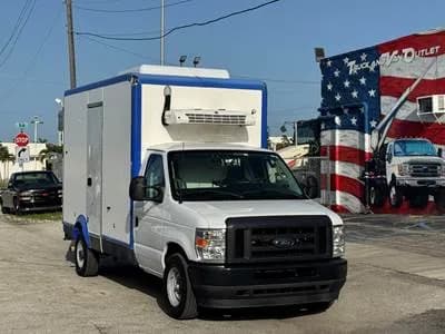 2024 Ford E-350