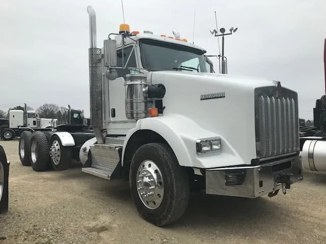 2014 Kenworth T800 - Day Cab