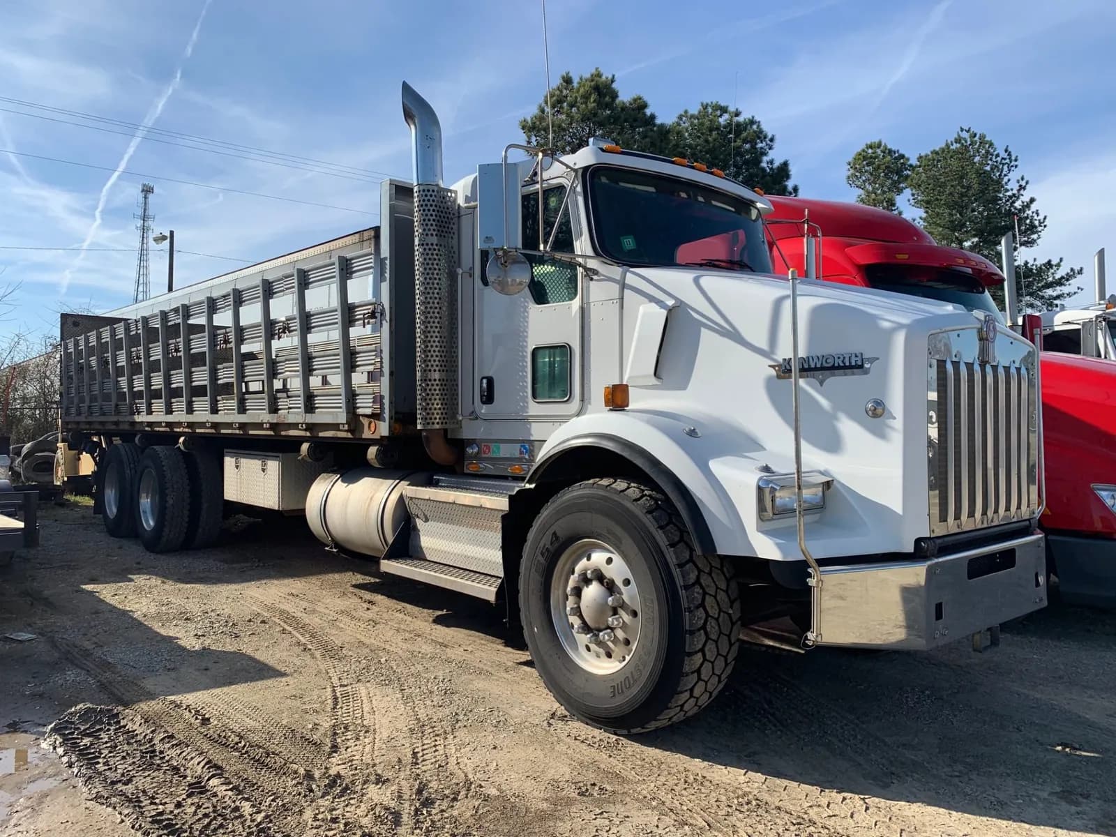 2008 Cat T800 - Stake