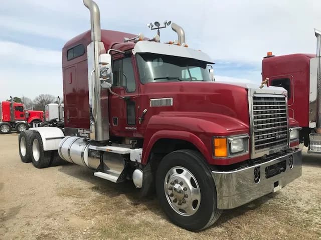 2015 Mack CHU613 - Sleeper