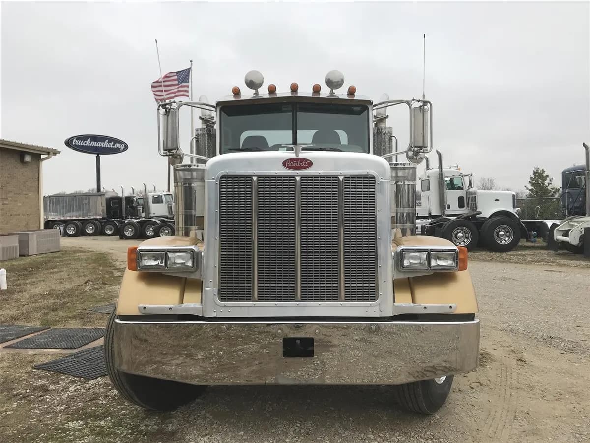 2006 Peterbilt 379 CAB & - Day Cab