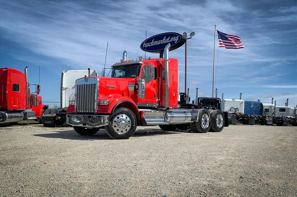 2015 Kenworth W900 - Sleeper