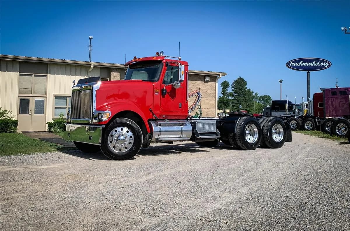 2010 International 9900I - Day Cab
