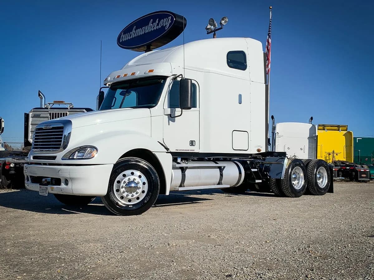 2016 Freightliner Columbia - Glider Kit Trucks