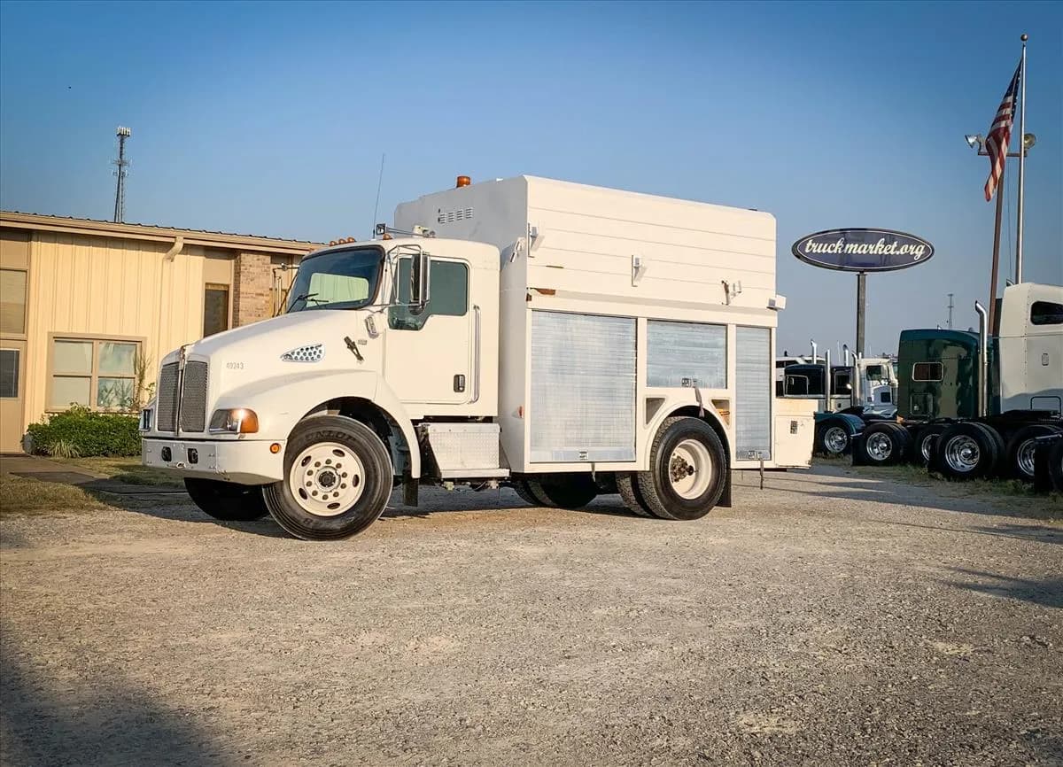 2007 Kenworth T300 - Service