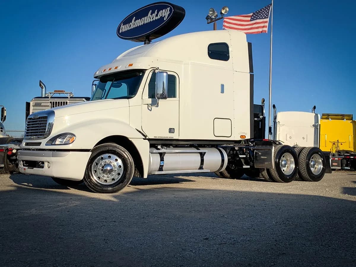 2018 Freightliner Columbia - Glider Kit Trucks