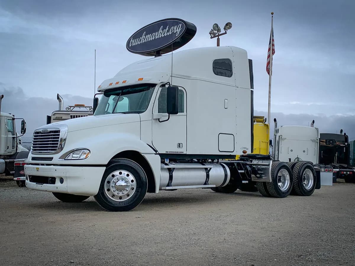 2016 Freightliner Columbia - Glider Kit Trucks