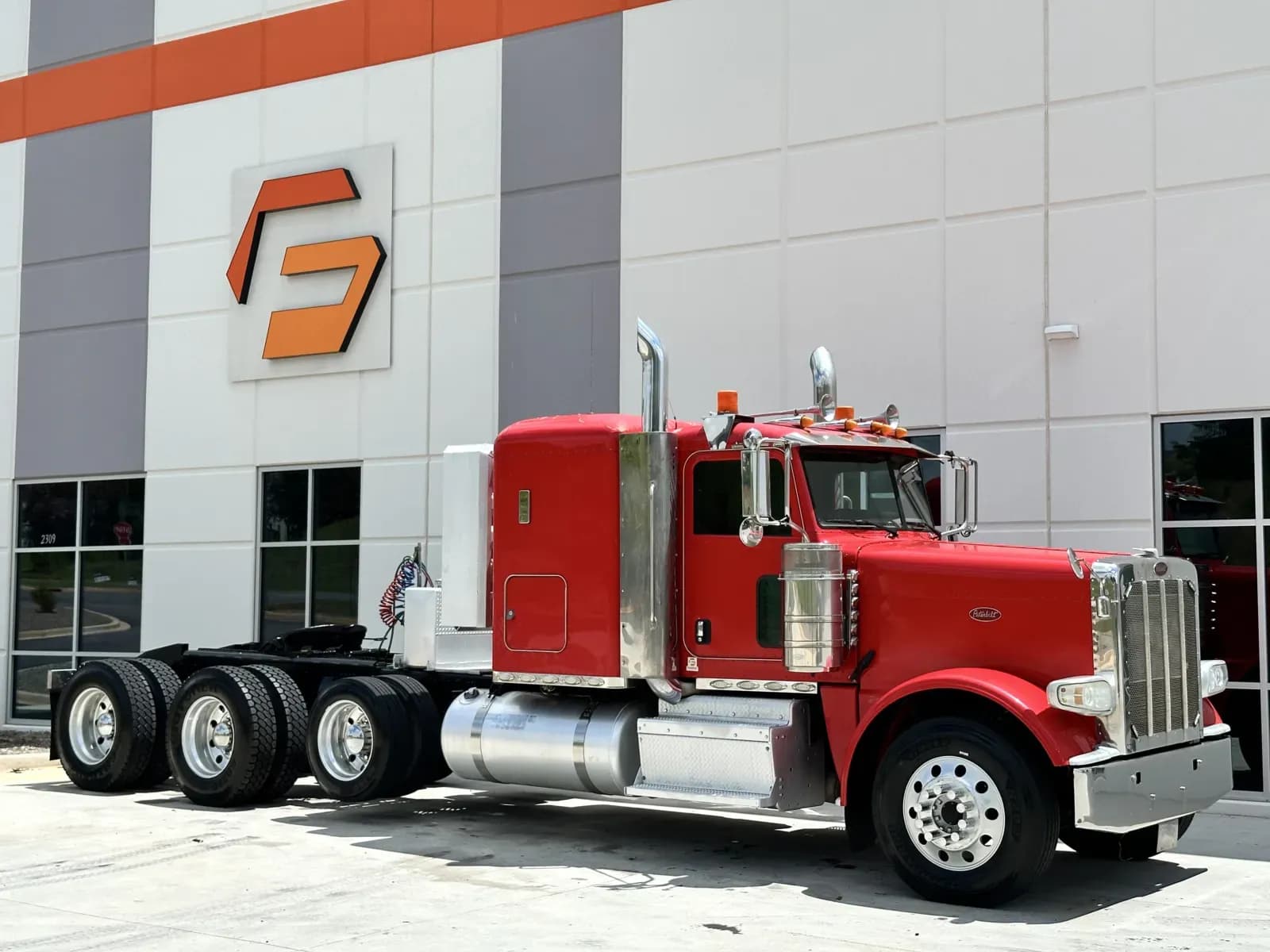 2014 Peterbilt 388 - Sleeper