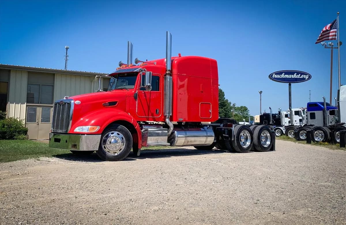 2014 Freightliner Columbia - Glider Kit Trucks