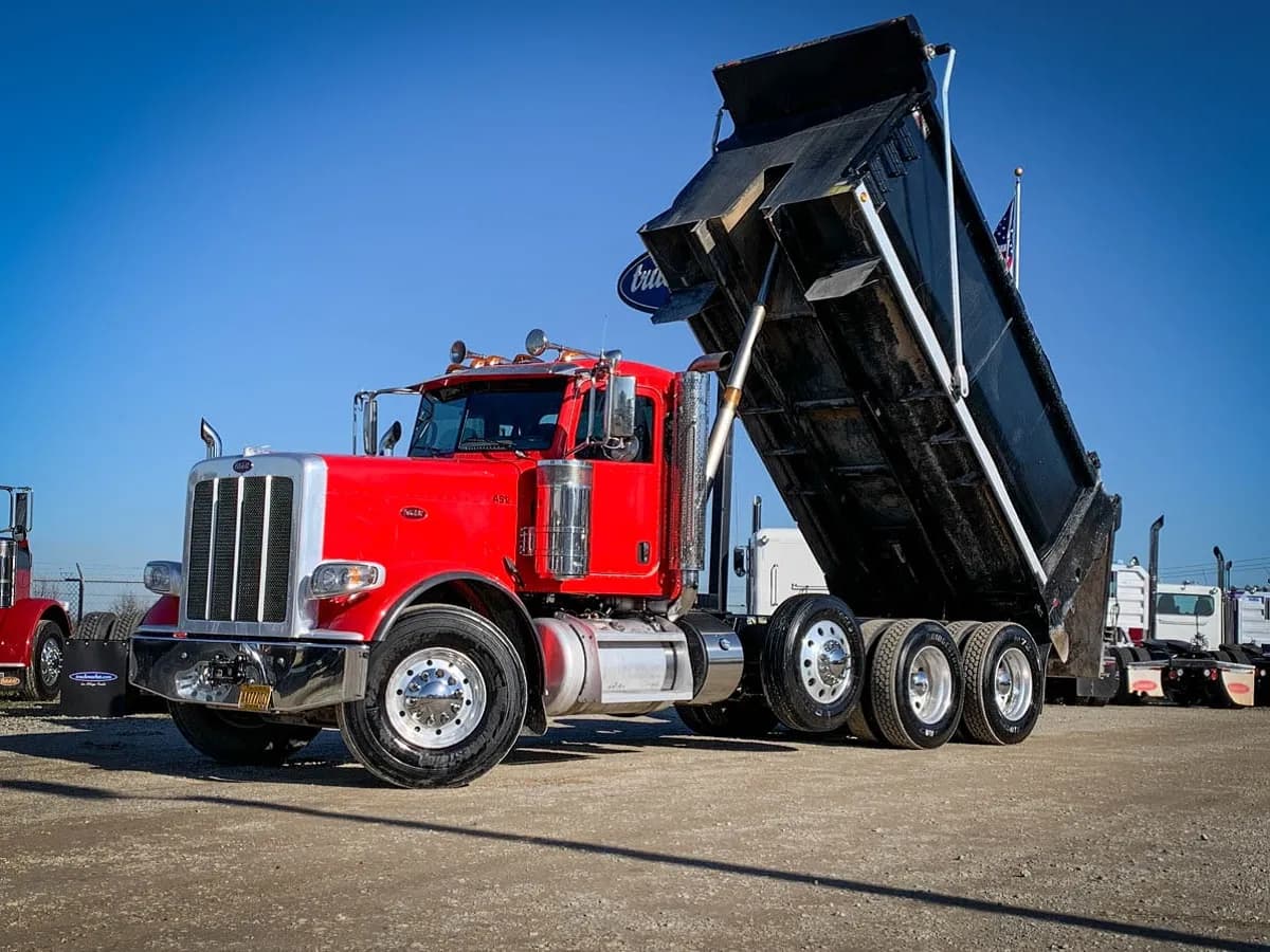 2017 Peterbilt 389 TRI - Dump