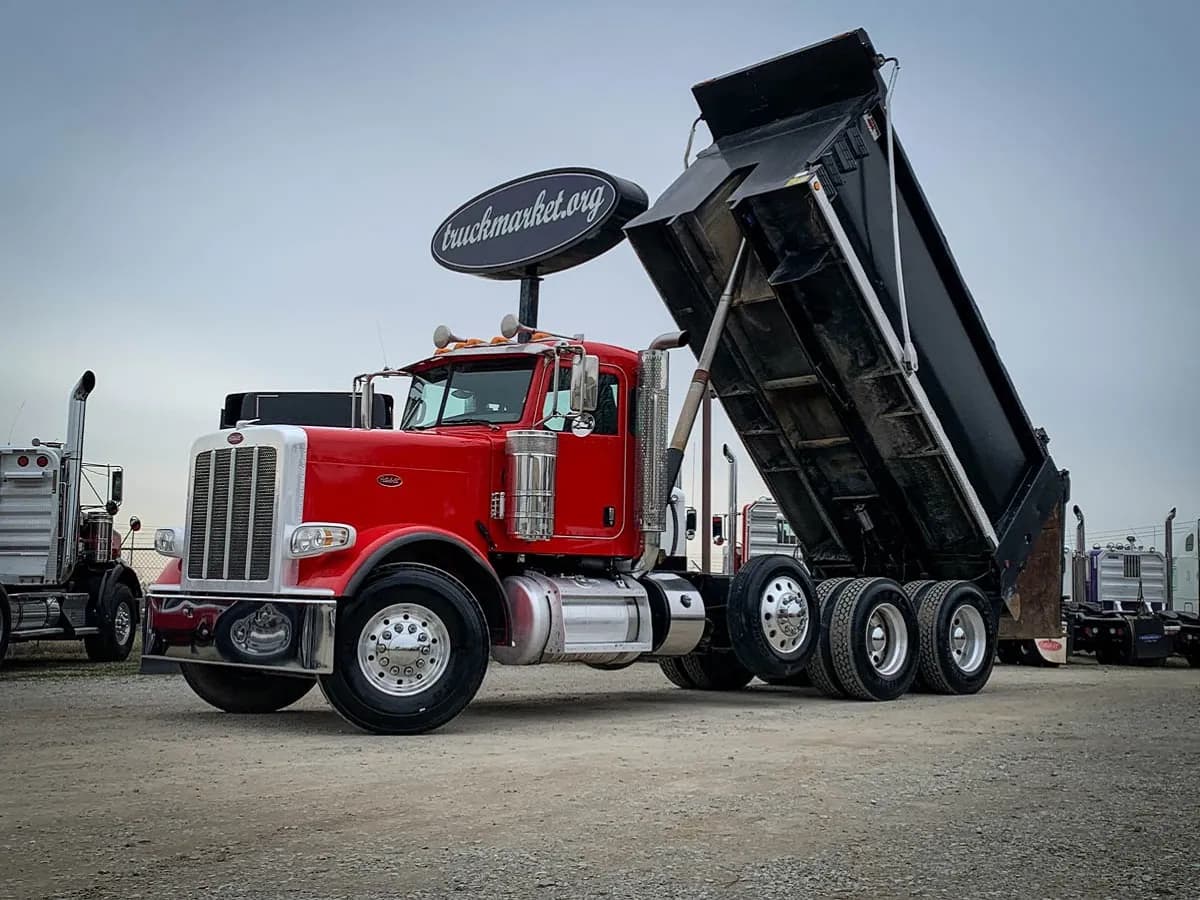 2017 Peterbilt 389 TRI - Dump