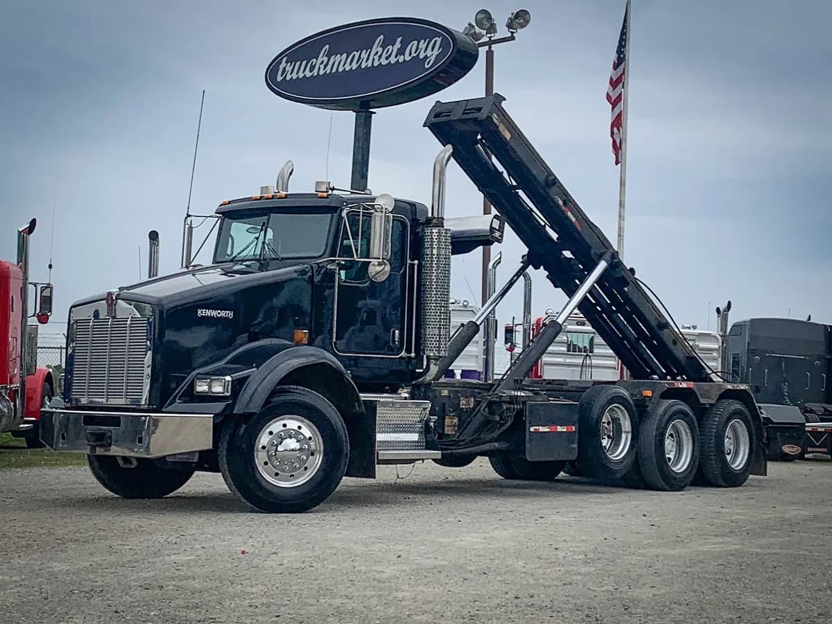 2007 Cat T800 ROLL-OFF - Garbage