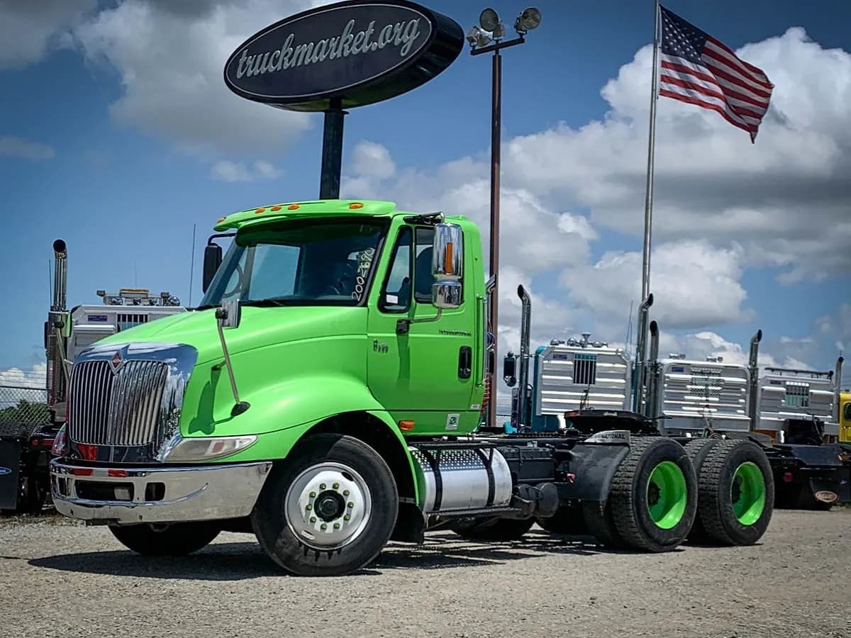2007 International 8600 - Day Cab