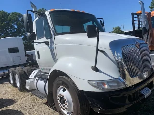 2006 International 8600 - Day Cab