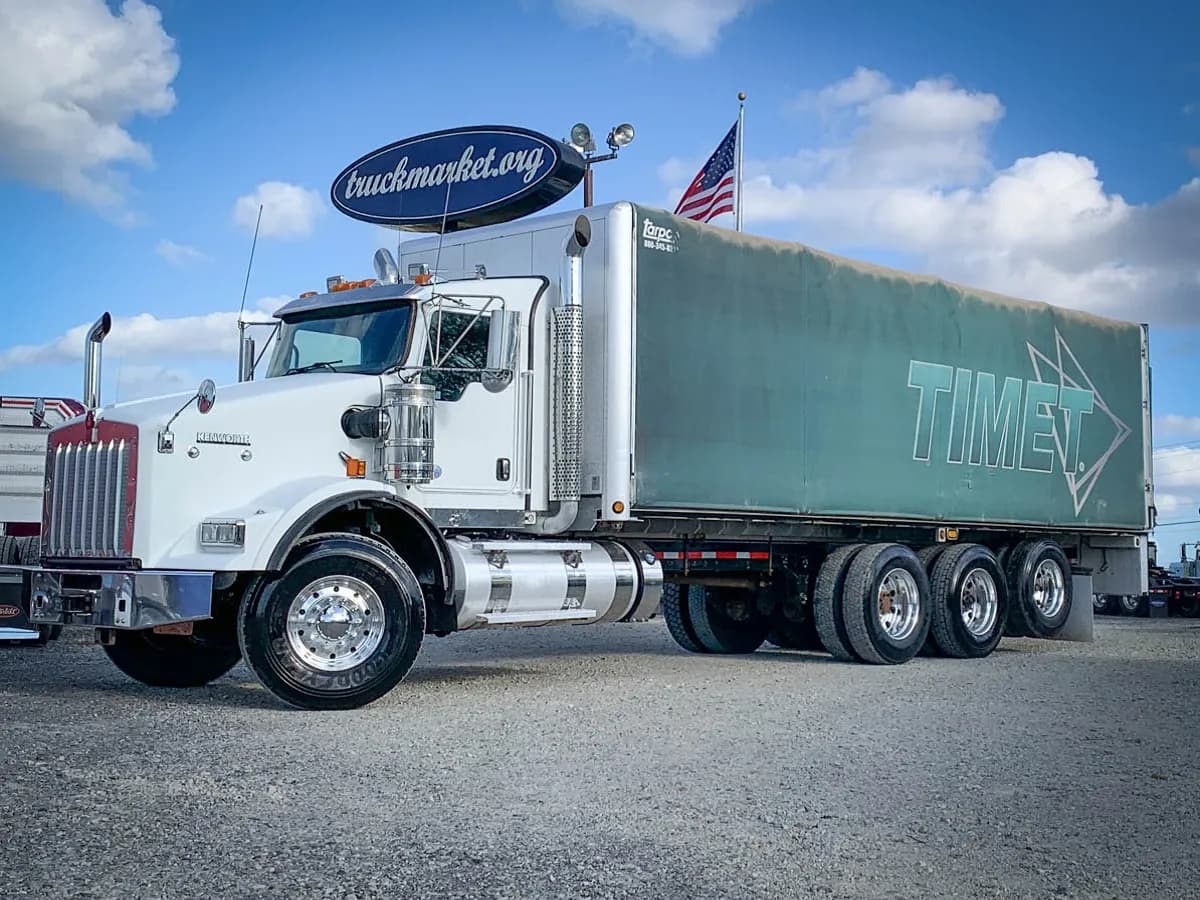 2013 Kenworth T800 - Curtain Side / Roll Tarp Trailers / Curtain Side Trucks