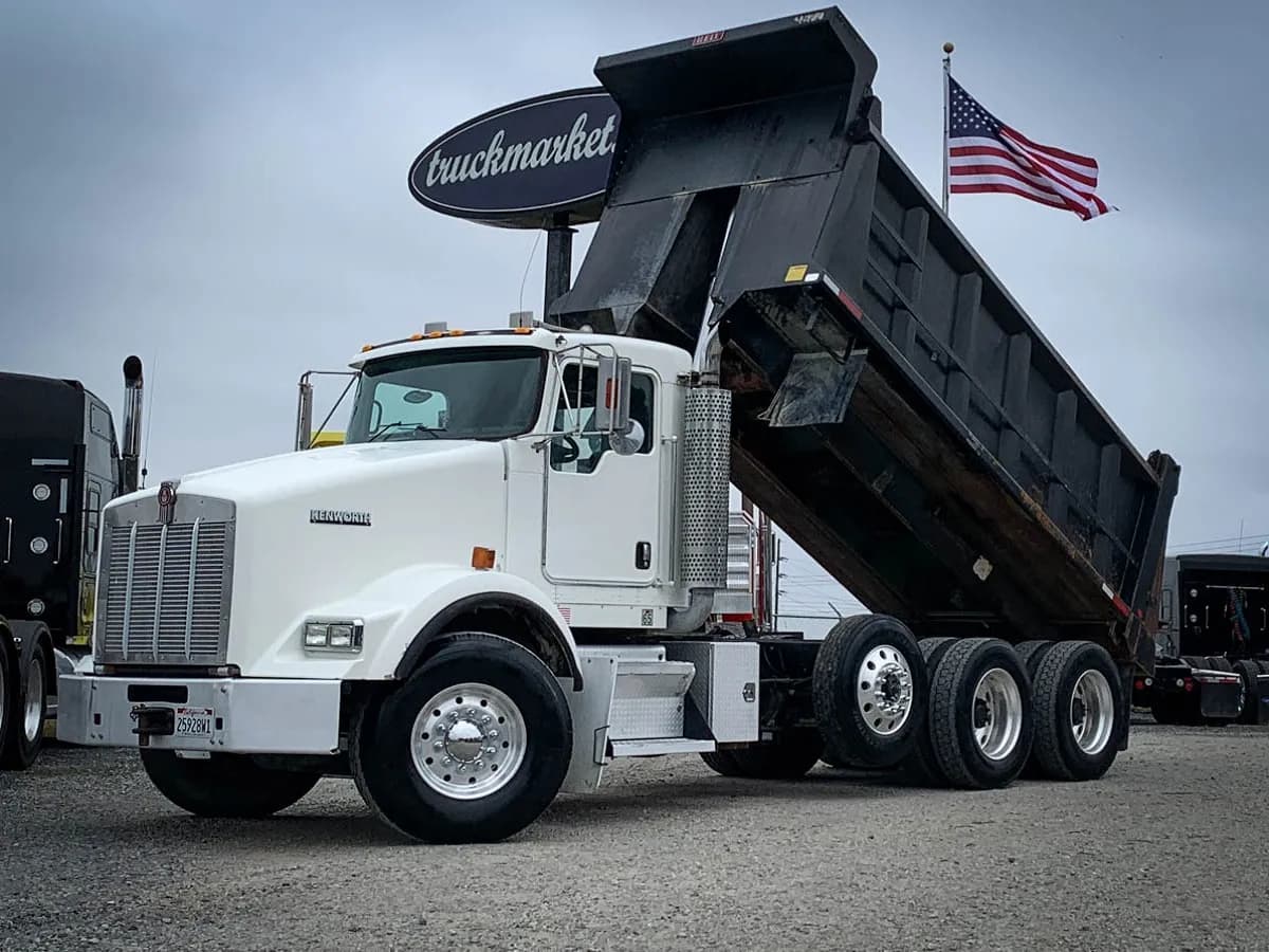 2005 Kenworth T800 TRI - Dump