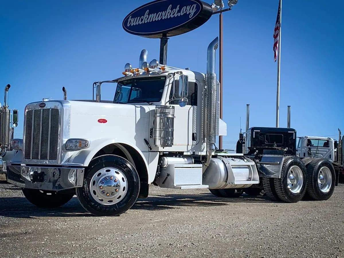 2020 Peterbilt 389 - Day Cab