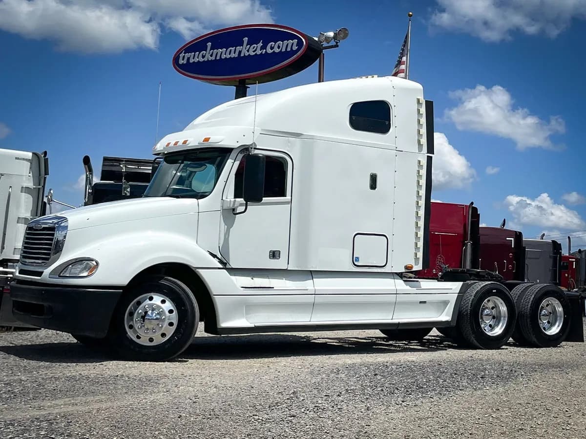2017 Freightliner Columbia - Glider Kit Trucks