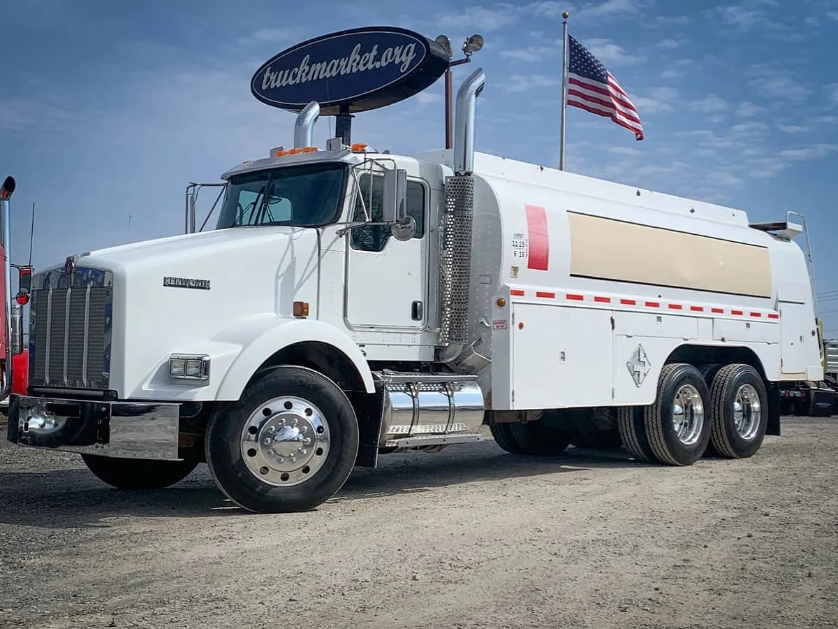2008 Cat T800 - Service